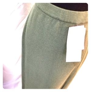 NWT DESIGNERS ORIGINALS OLIVE SKIRT